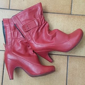 Red leather Tsubo ankle boots size 7.5